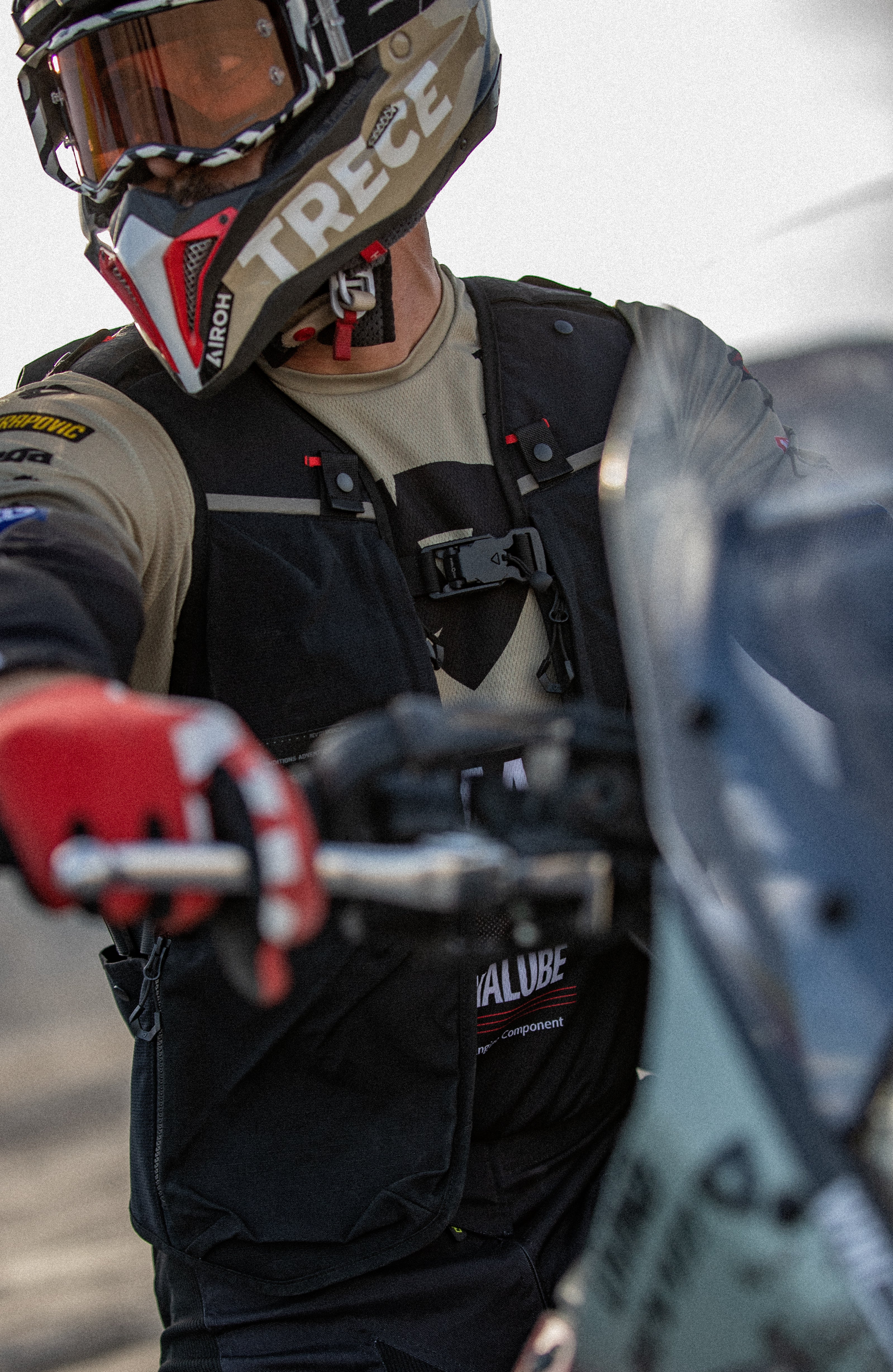 REV'IT! Trail Vest - Image 4