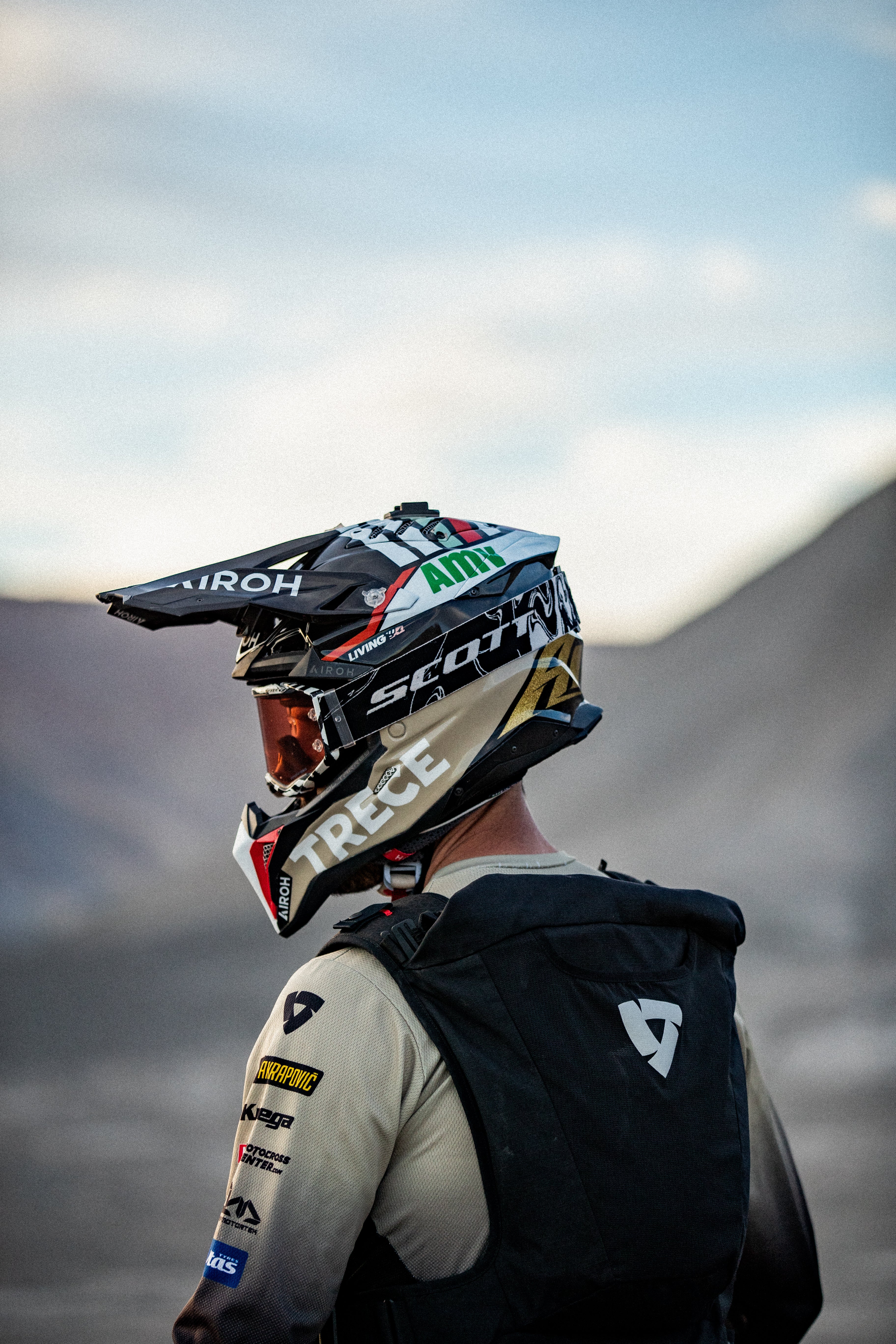 REV'IT! Trail Vest - Image 8